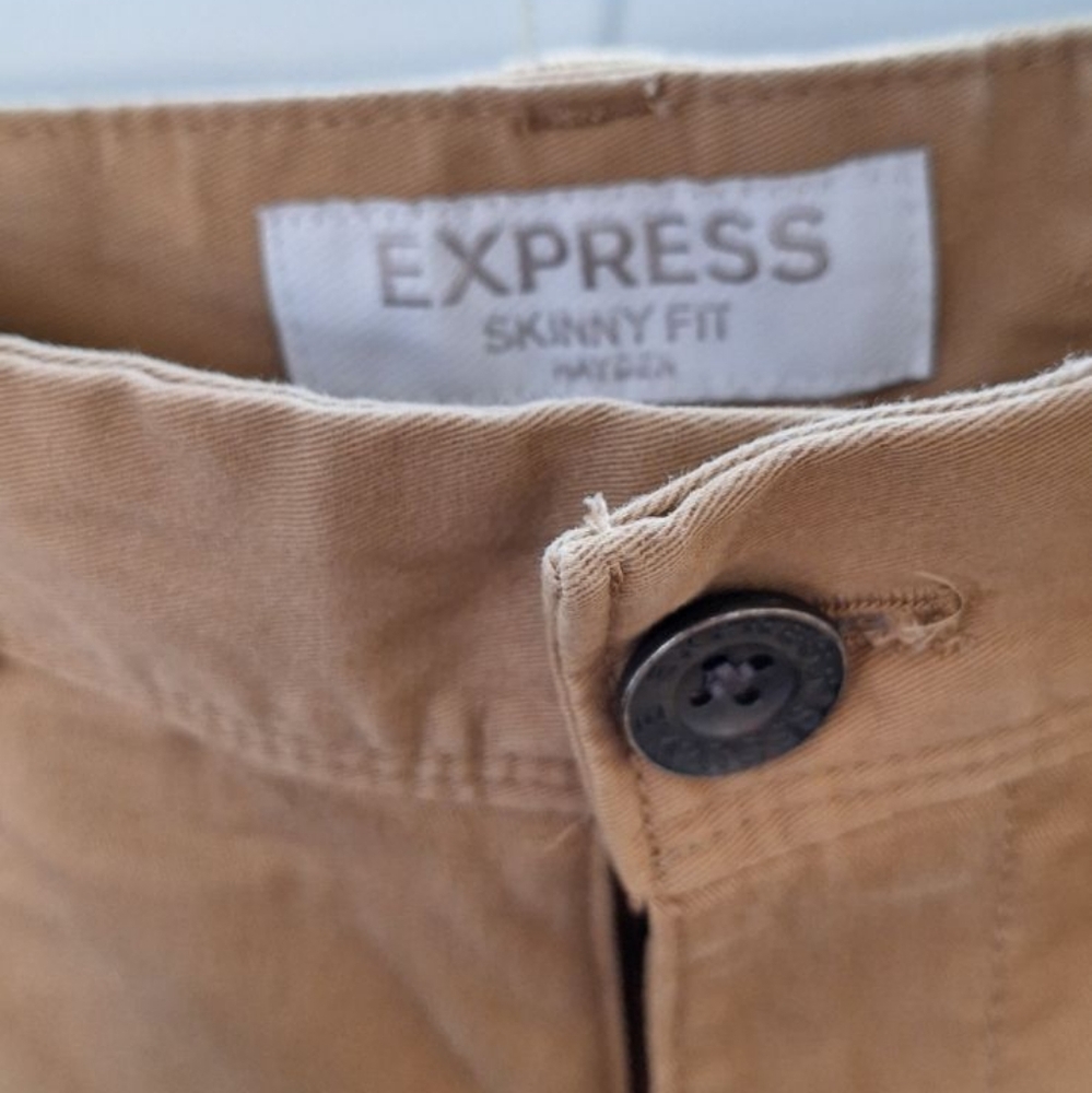 Express Khaki Slim Fit Men's Pant Size 28inch waist 30 inseam